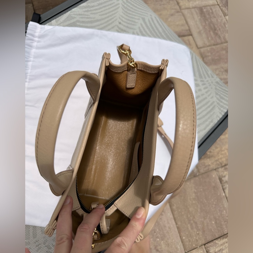 Marc Jacobs The Leather Small Tote bag - Picture 13 of 16